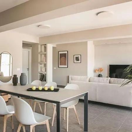 דירה 12 Suites Luxury Living ארגוסטולי