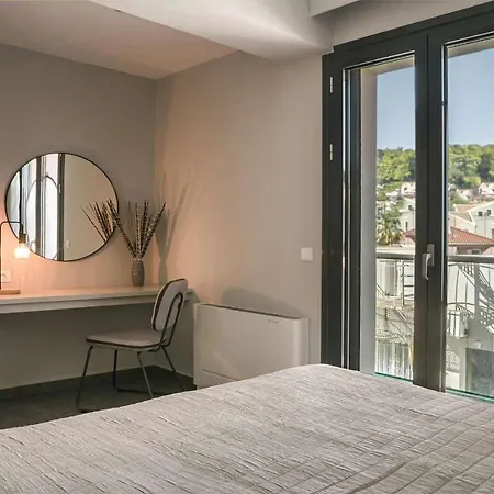 12 Suites Luxury Living Apartment *